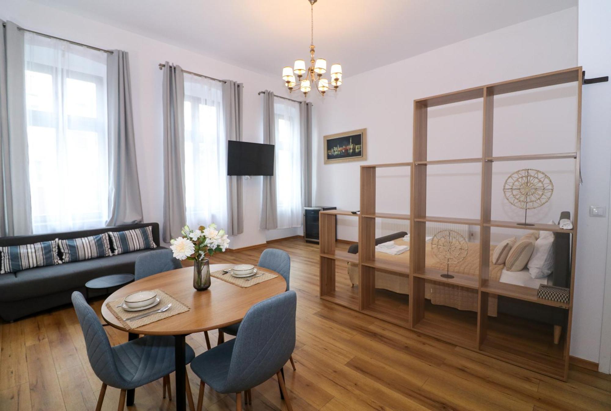 דירות Cluj Downtown Accomodation מראה חיצוני תמונה